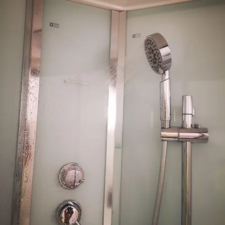 לינה וארוחת בוקר Via Roma ל'אקווילה