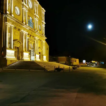 לינה וארוחת בוקר Via Roma 3*